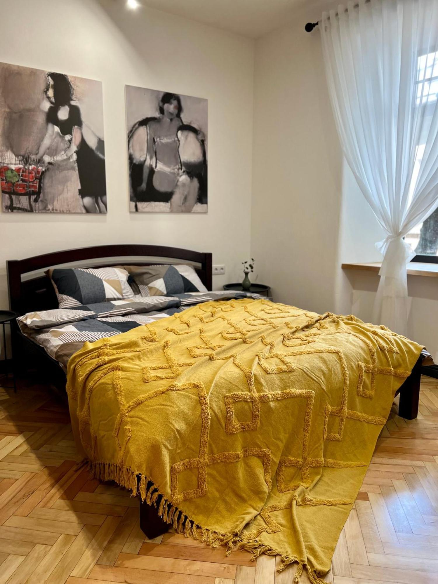 Art Apartment Glebova Lviv Extérieur photo