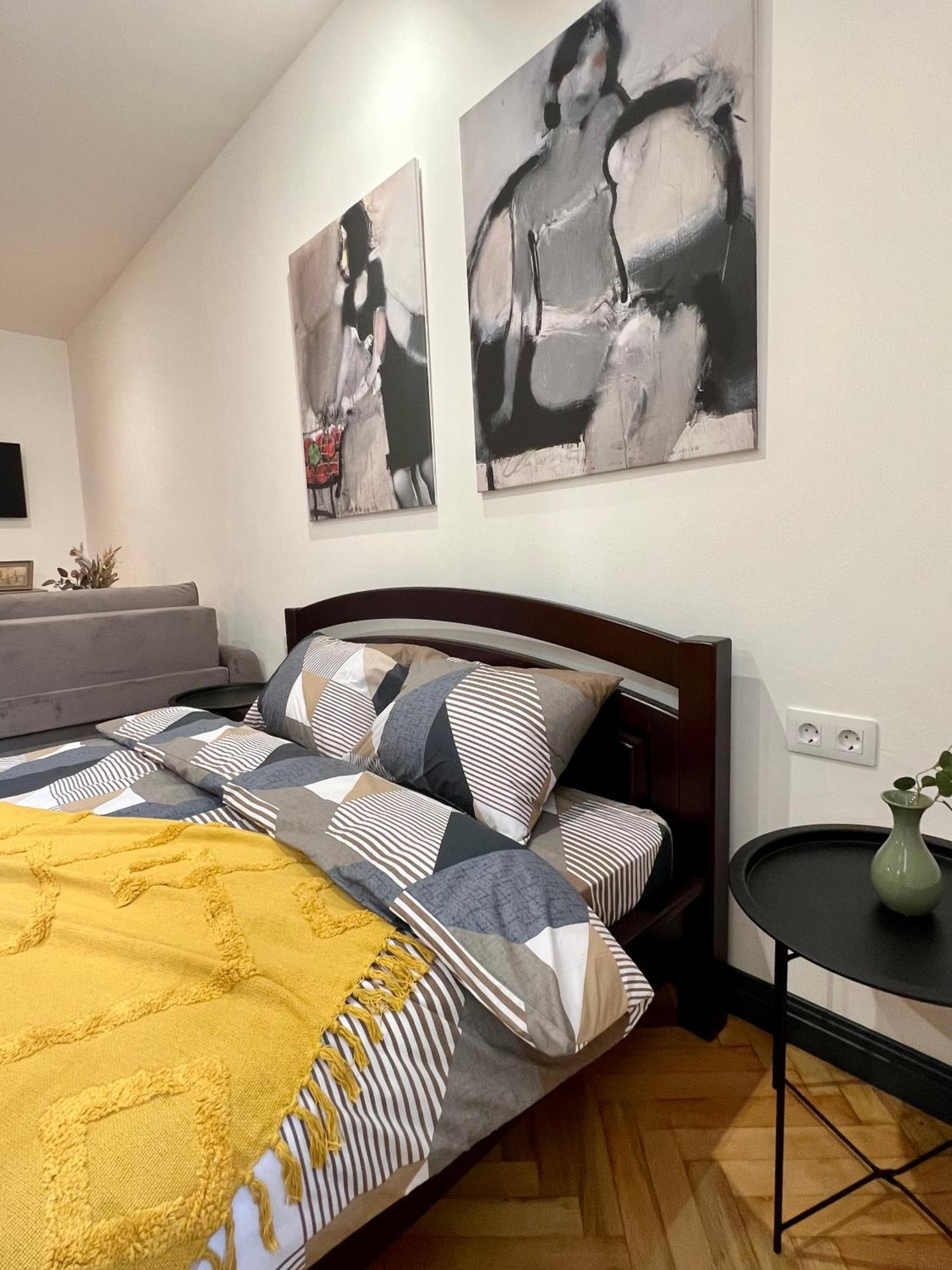 Art Apartment Glebova Lviv Extérieur photo