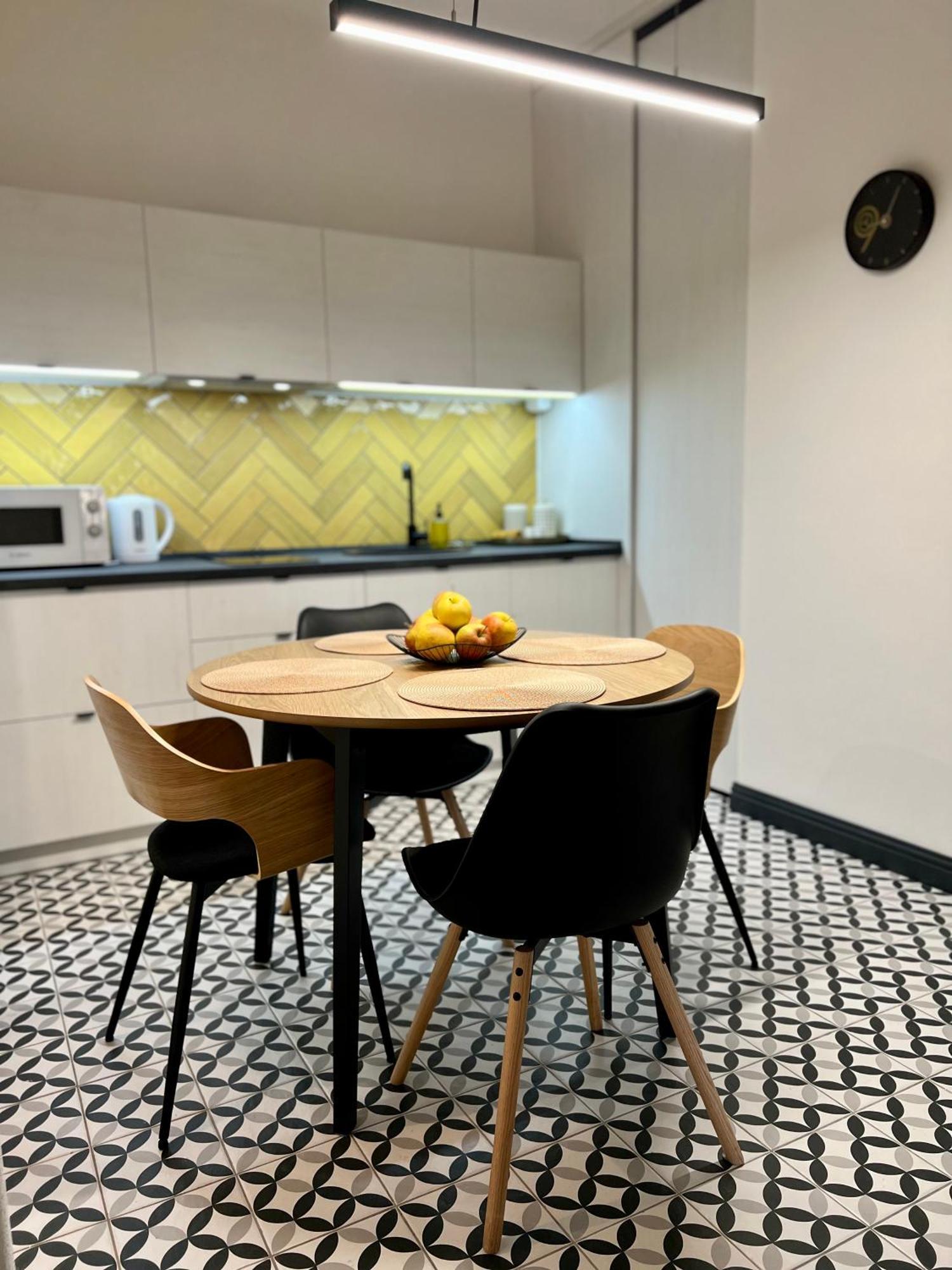 Art Apartment Glebova Lviv Extérieur photo